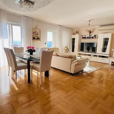 A6 - Spacious W Pool Terrace And Sea View Apartman