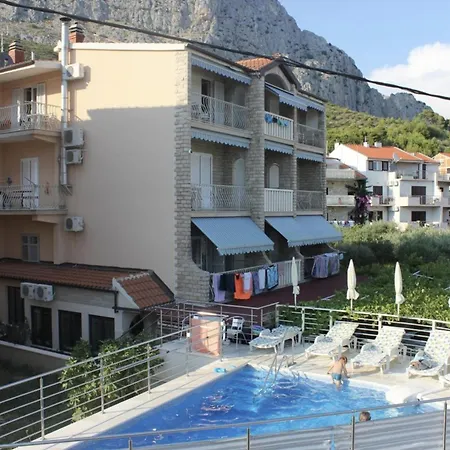 A6 - Spacious W Pool Terrace And Sea View Dugi Rat