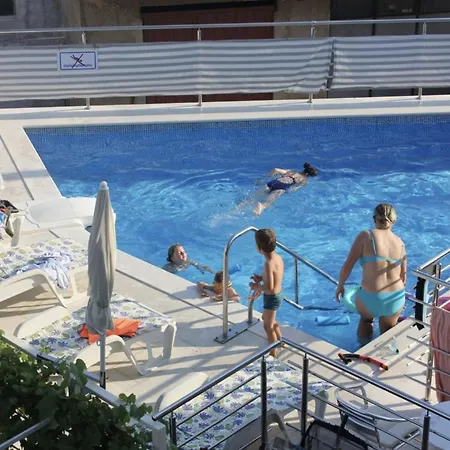 A6 - Spacious W Pool Terrace And Sea View Apartman
